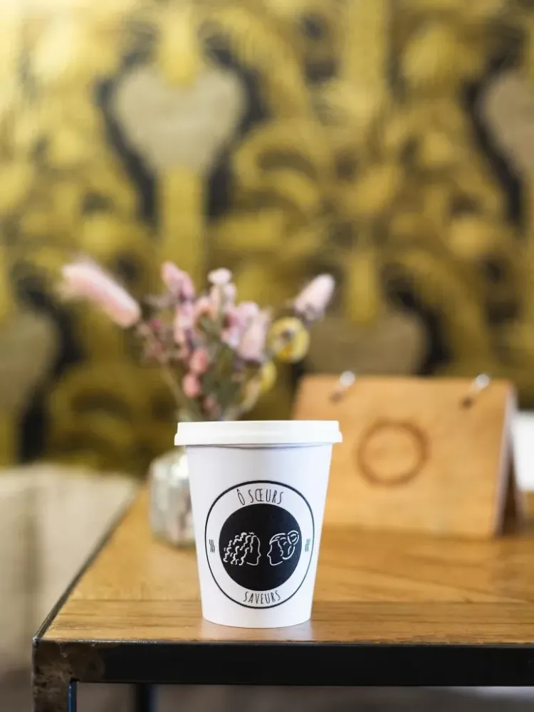 café